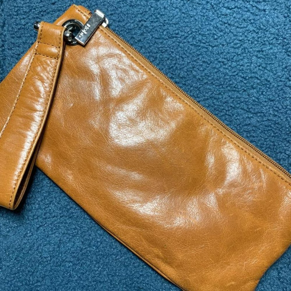 Hobo "Vida" wristlet - TAN